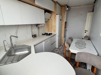 Yapıcıoğlu Cadde Üzeri : Efsane Manzaralı, Doğalgazlı Ve Size Özel Teraslı 2+1!